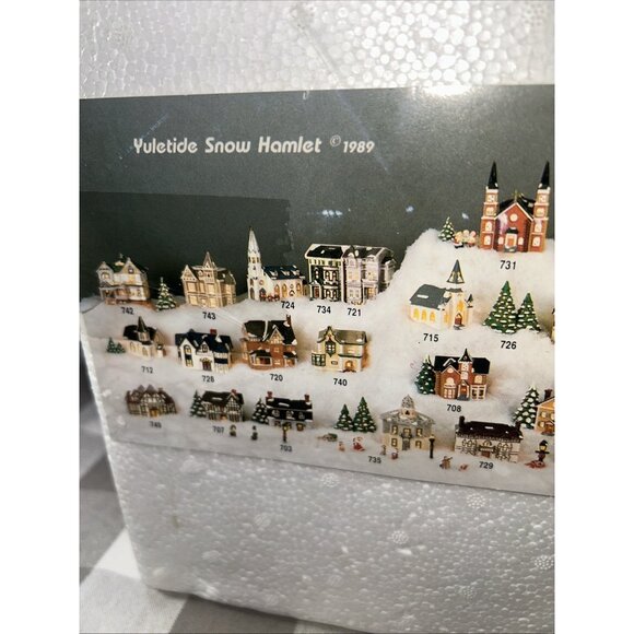 Vintage Yuletide Lakeside Mansion Lighted Christmas Village 1989 porcelain House - Picture 13 of 14